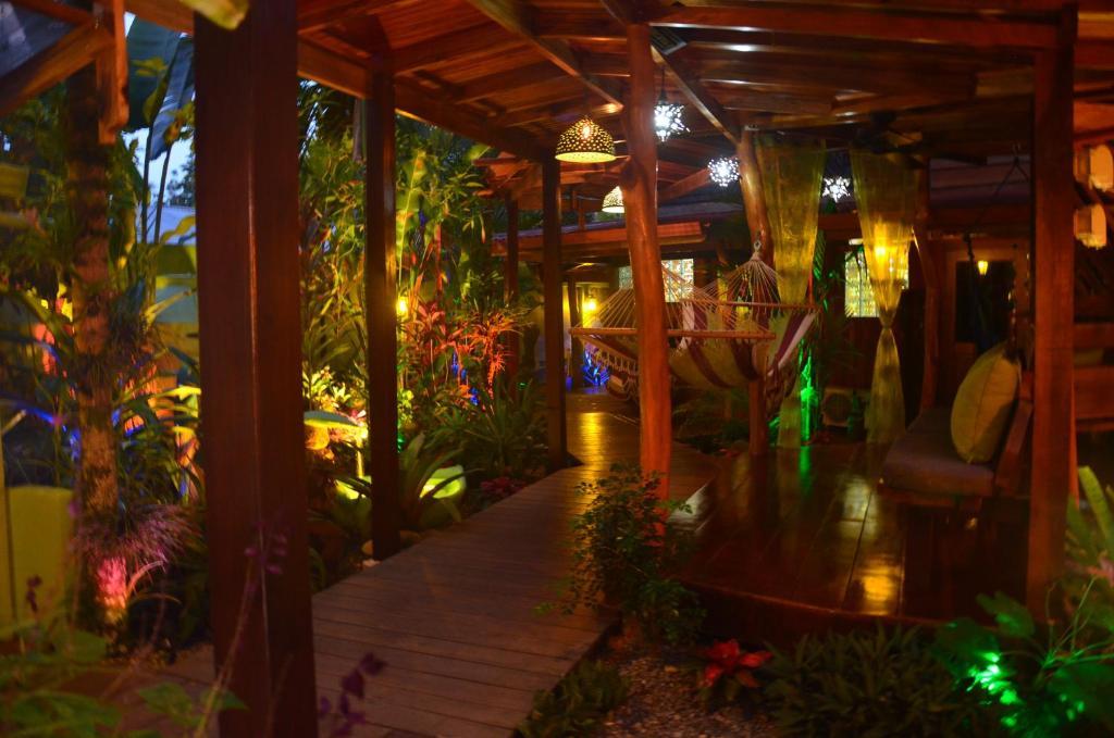 Physis Caribbean Bed & Breakfast Puerto Viejo de Talamanca Exteriör bild