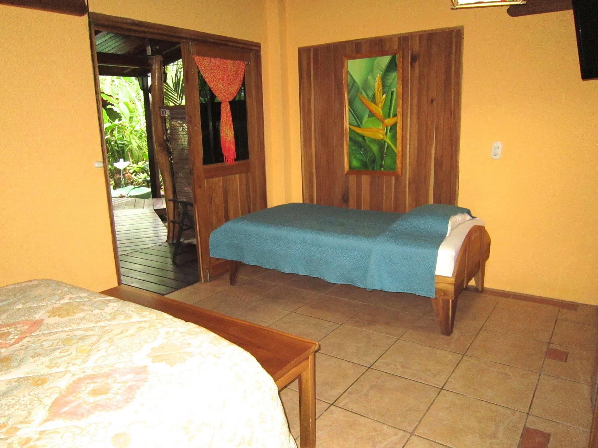 Physis Caribbean Bed & Breakfast Puerto Viejo de Talamanca Exteriör bild