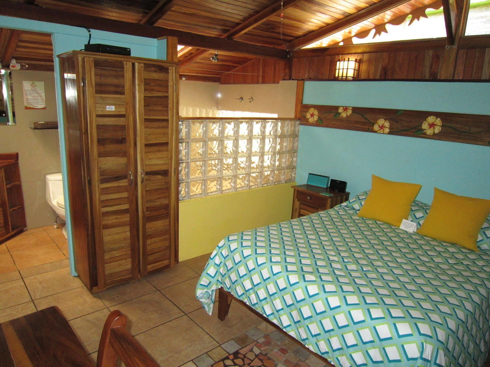 Physis Caribbean Bed & Breakfast Puerto Viejo de Talamanca Exteriör bild