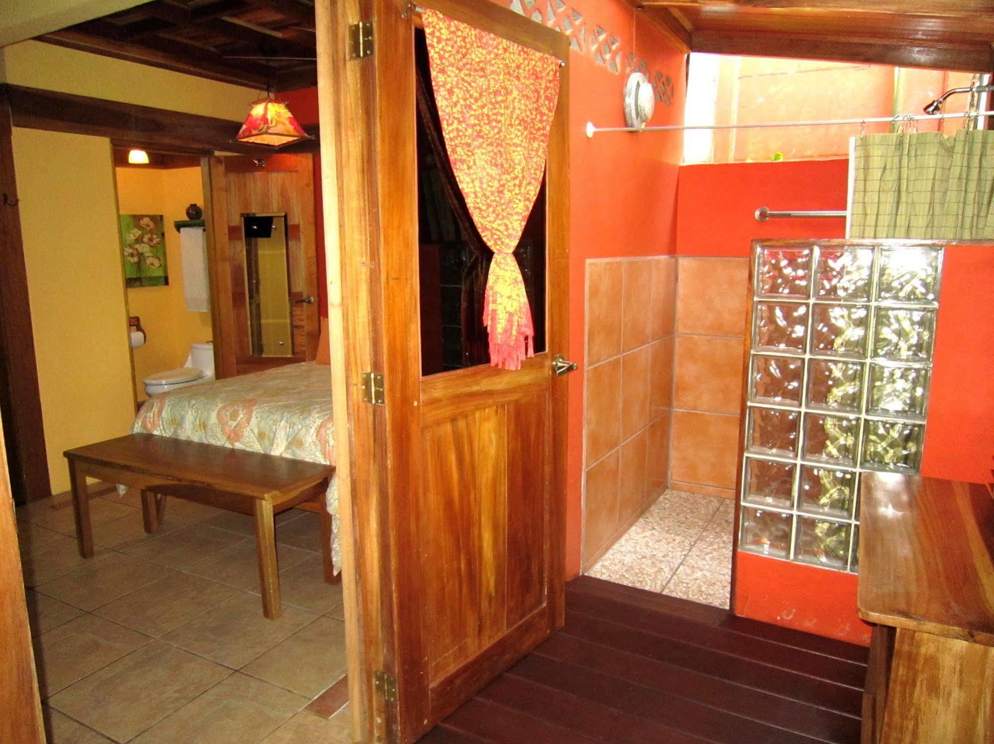 Physis Caribbean Bed & Breakfast Puerto Viejo de Talamanca Exteriör bild