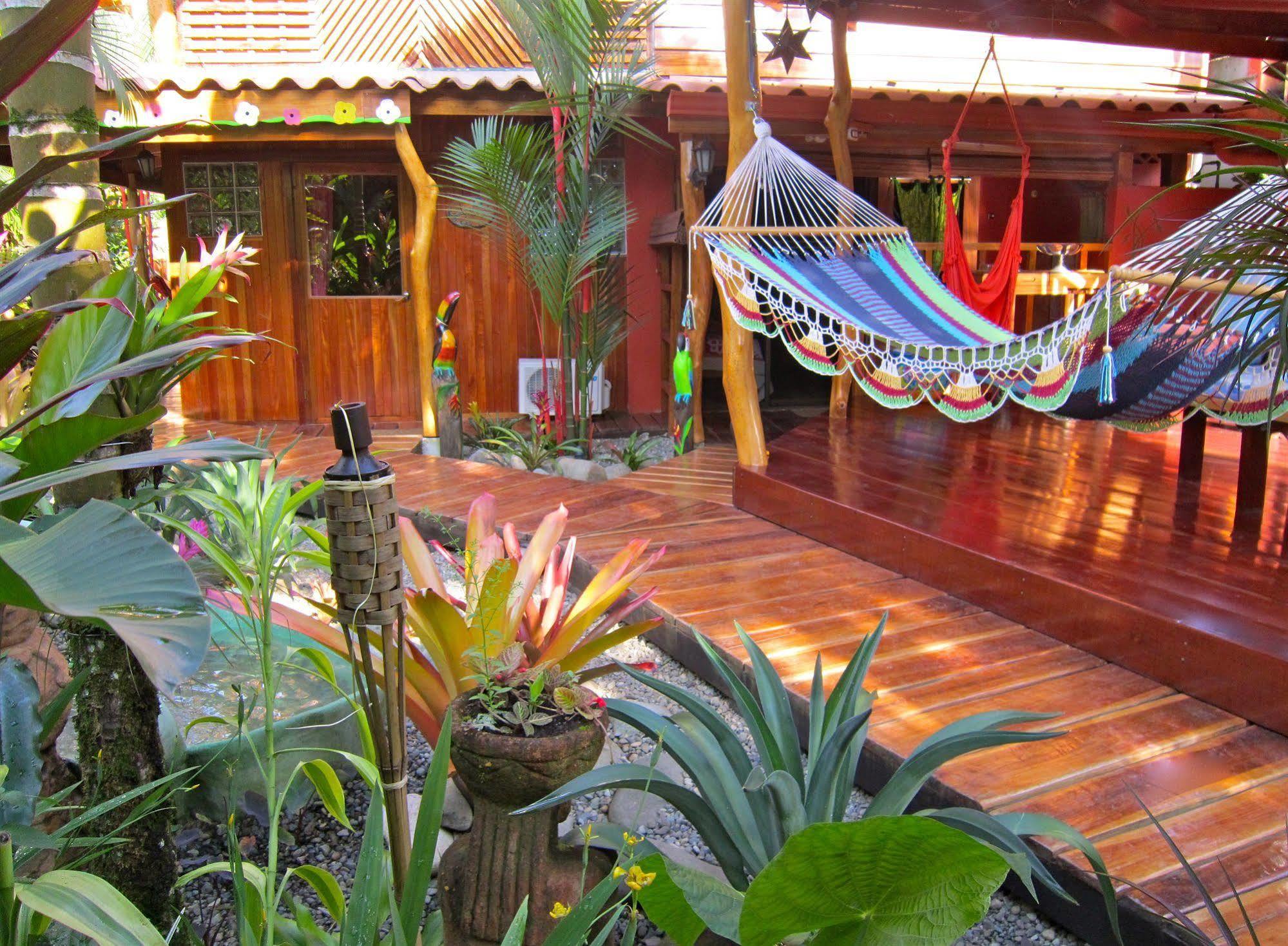 Physis Caribbean Bed & Breakfast Puerto Viejo de Talamanca Exteriör bild