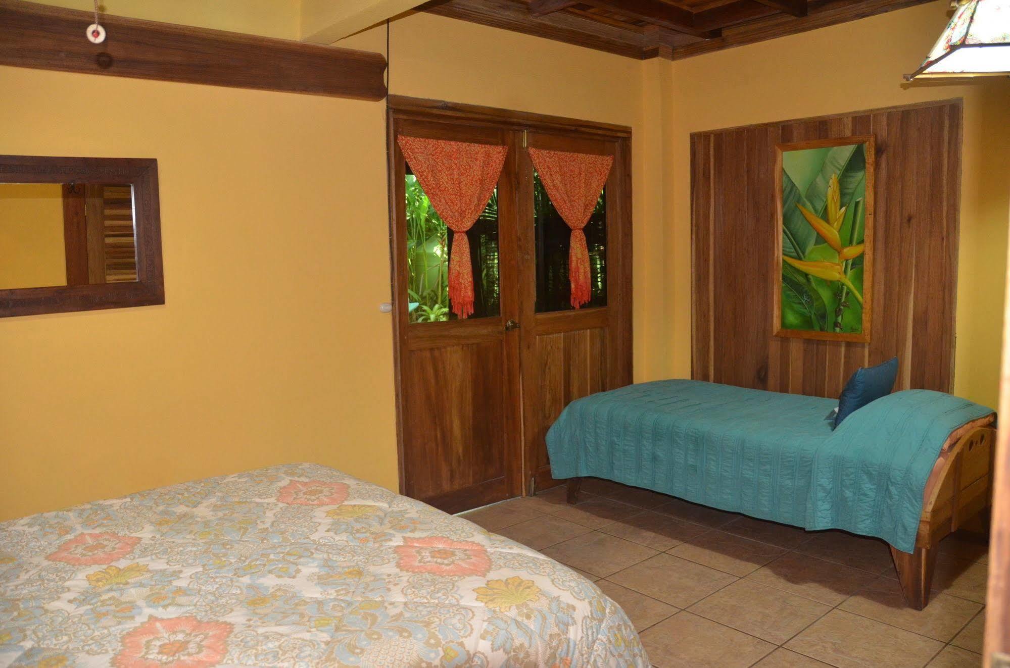 Physis Caribbean Bed & Breakfast Puerto Viejo de Talamanca Exteriör bild