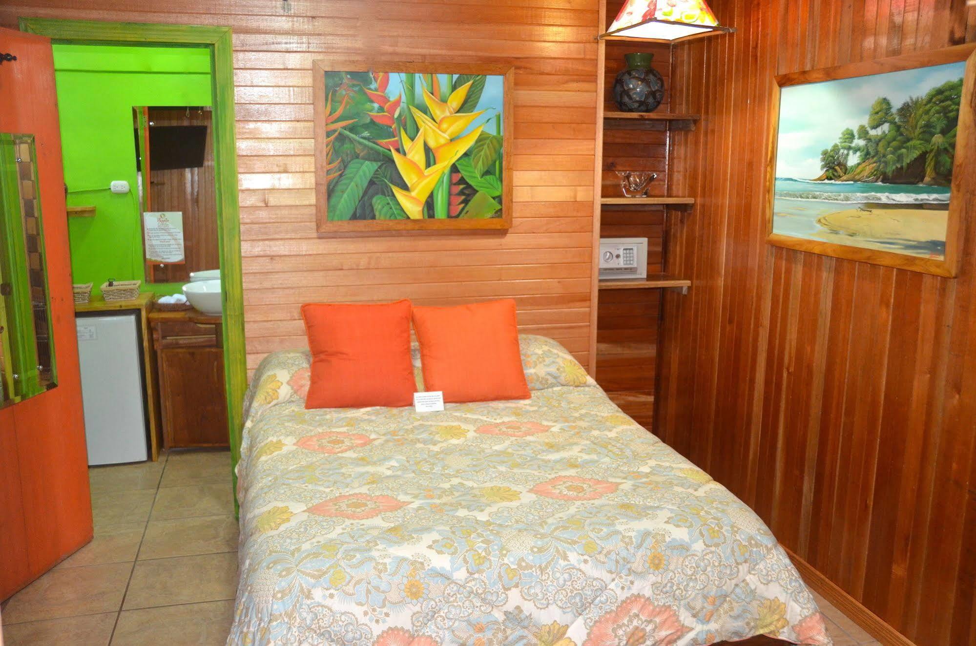 Physis Caribbean Bed & Breakfast Puerto Viejo de Talamanca Exteriör bild
